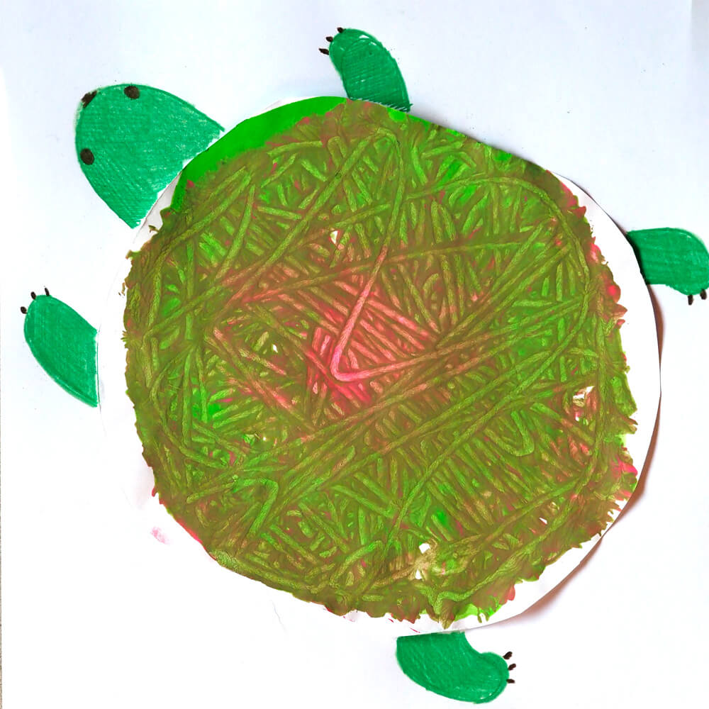Monatsarbeit Februar - Kugelzauber: Schildkröte aus Kugeln und Farbe entstanden. Idee von Malen mit Marlies, Fanas (Graubünden)